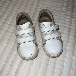 L’amour Caroline Scalloped Sneaker - white - Toddler Size 8